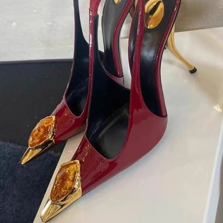 Yıldız tarzı değerli taş detay - Casual Sandal Leather incelemesi ve fiyatı